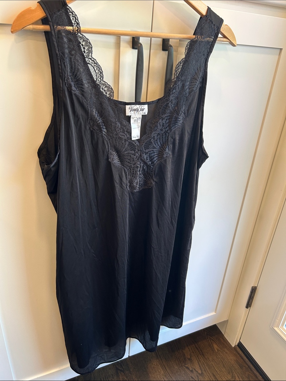 Vanity Fair Lace Trim V-Neck Intimates Sheer Nylon Slip Black XL - Picture 11 of 13